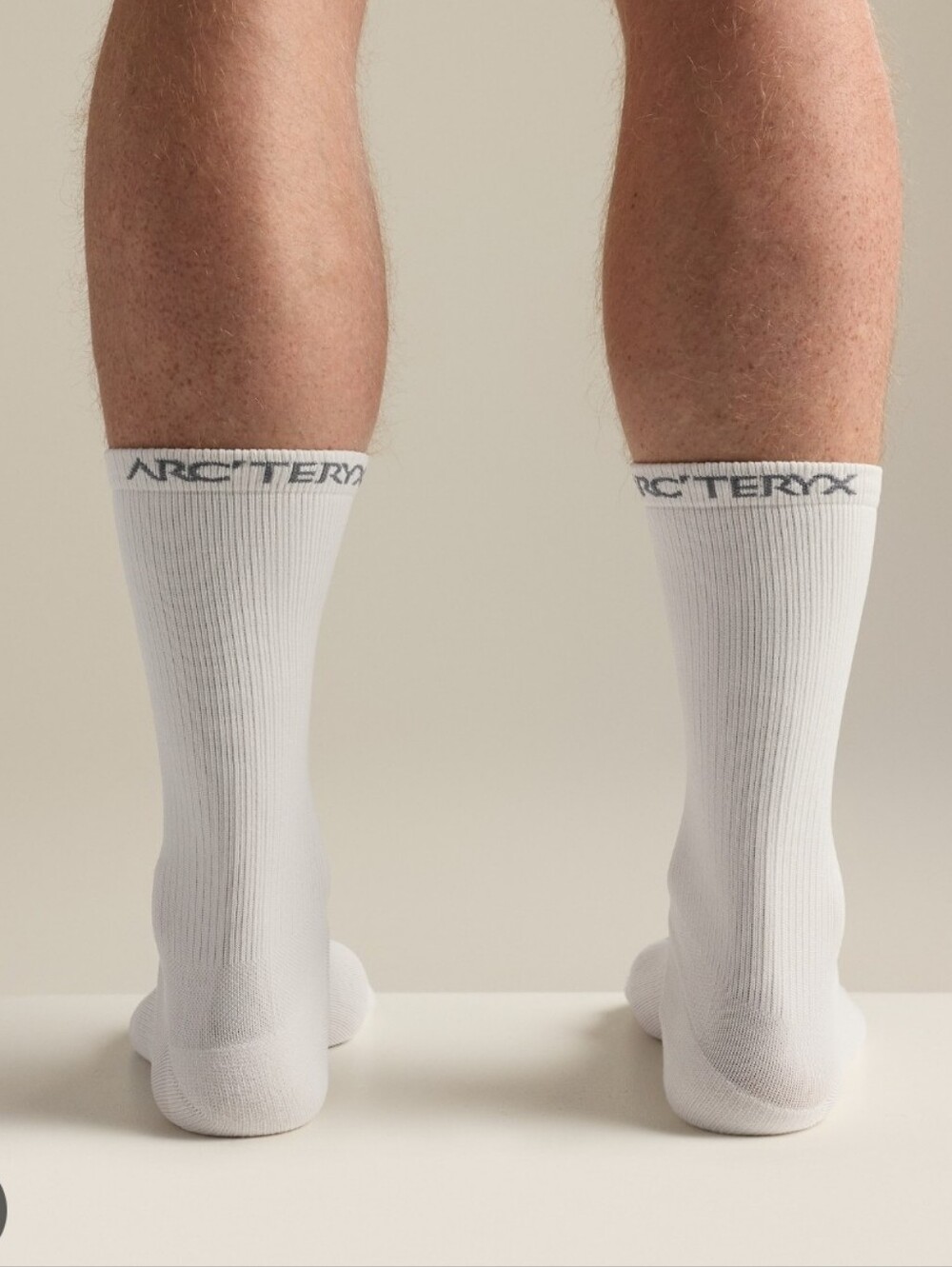 Arc'teryx Men's White Ultralight Crew Socks Size Large